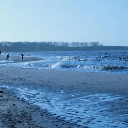 Lake-view In With Garden Lejlighed