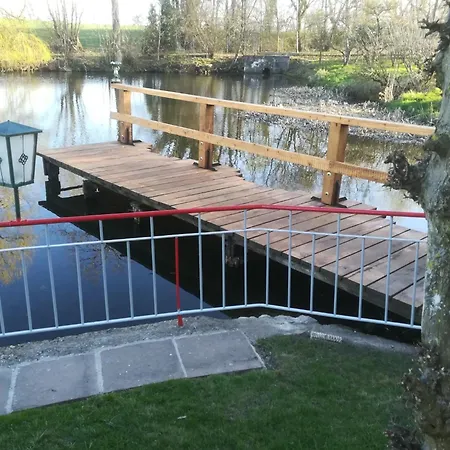 Апартаменты Lake-view In With Garden Klein Pravtshagen